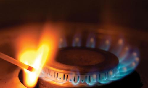 match lighting burner flames on gas stove