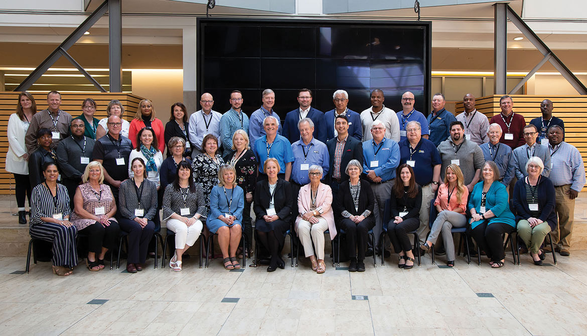 class photo of the 2019 Governance Leadership Institute attendees 